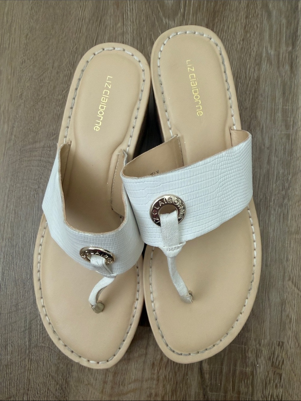 Liz Claiborne Lively White Leather Thong Sandals with Gold Accent